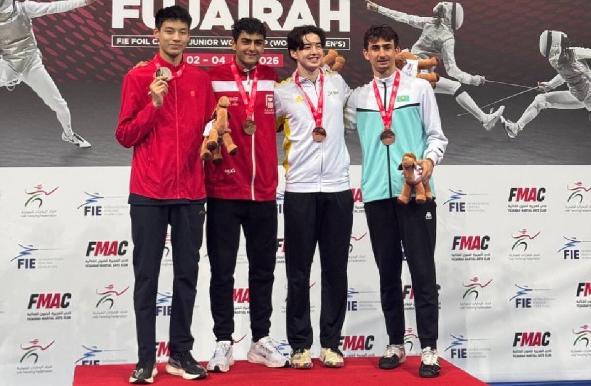 Алматинские фехтовальщики завоевали серебро и бронзу Кубка мира среди юниоров