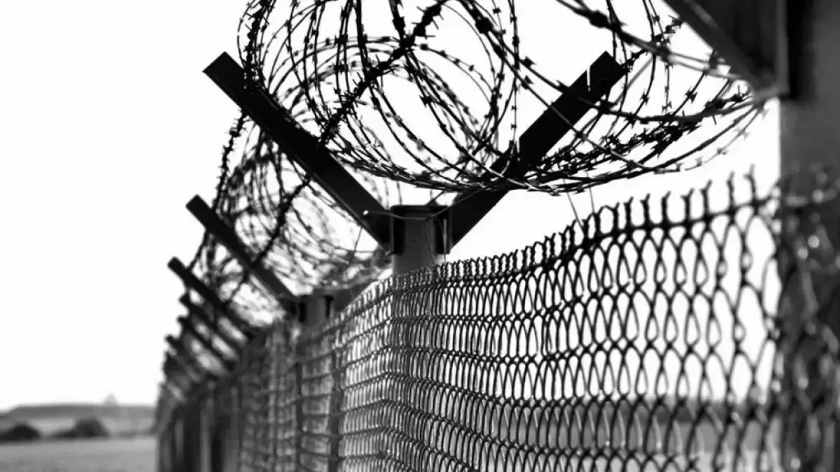 Продал тайны за привилегии: в Павлодаре осудили экс-начальника колонии №45