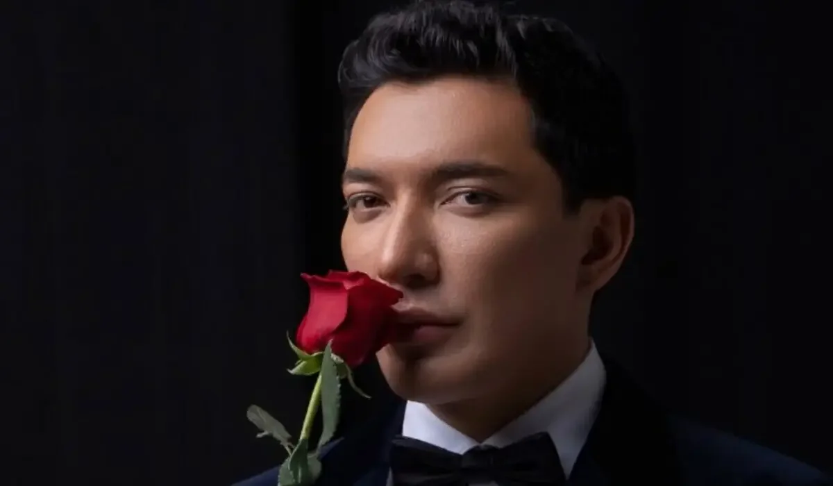 «Это безобразие нужно остановить»: Алишер Каримов обратился к горожанам из-за плевков на улицах