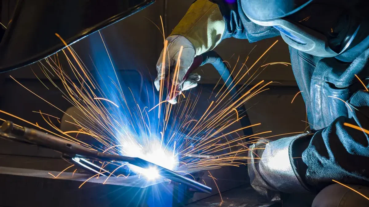 Дефицит рабочих рук: почему вакансий стало больше, чем желающих работать