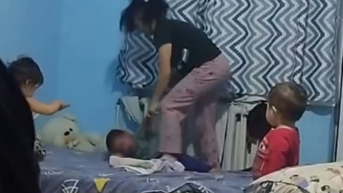 Ребенка привязали к батарее в Жаркенте: родители оказались на психиатрическом учете