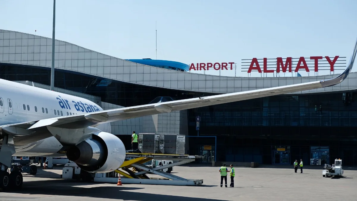 В аэропортах Казахстана продолжат снижать цены на авиатопливо
