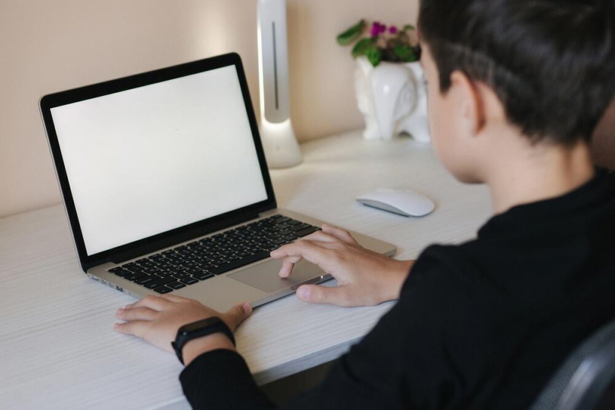 Детям до 16 лет могут запретить соцсети в Казахстане