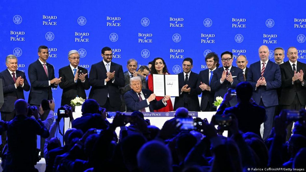 Трамп учредил в Давосе возглавляемый им "Совет мира"