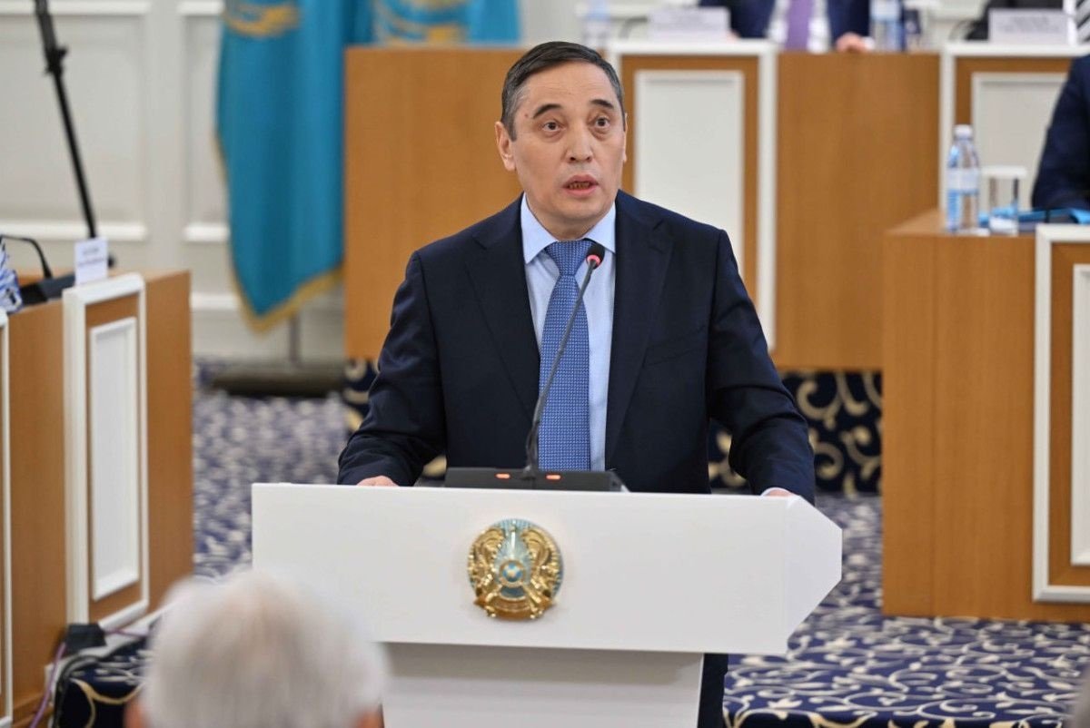 "Бородатые фанаты пришли в школы": Дихан Камзабек предложил отделить религию от государства