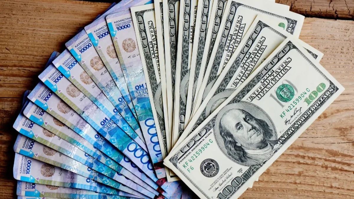 Доллар по 1500 тенге: глава Нацбанка оценил вероятность такого курса