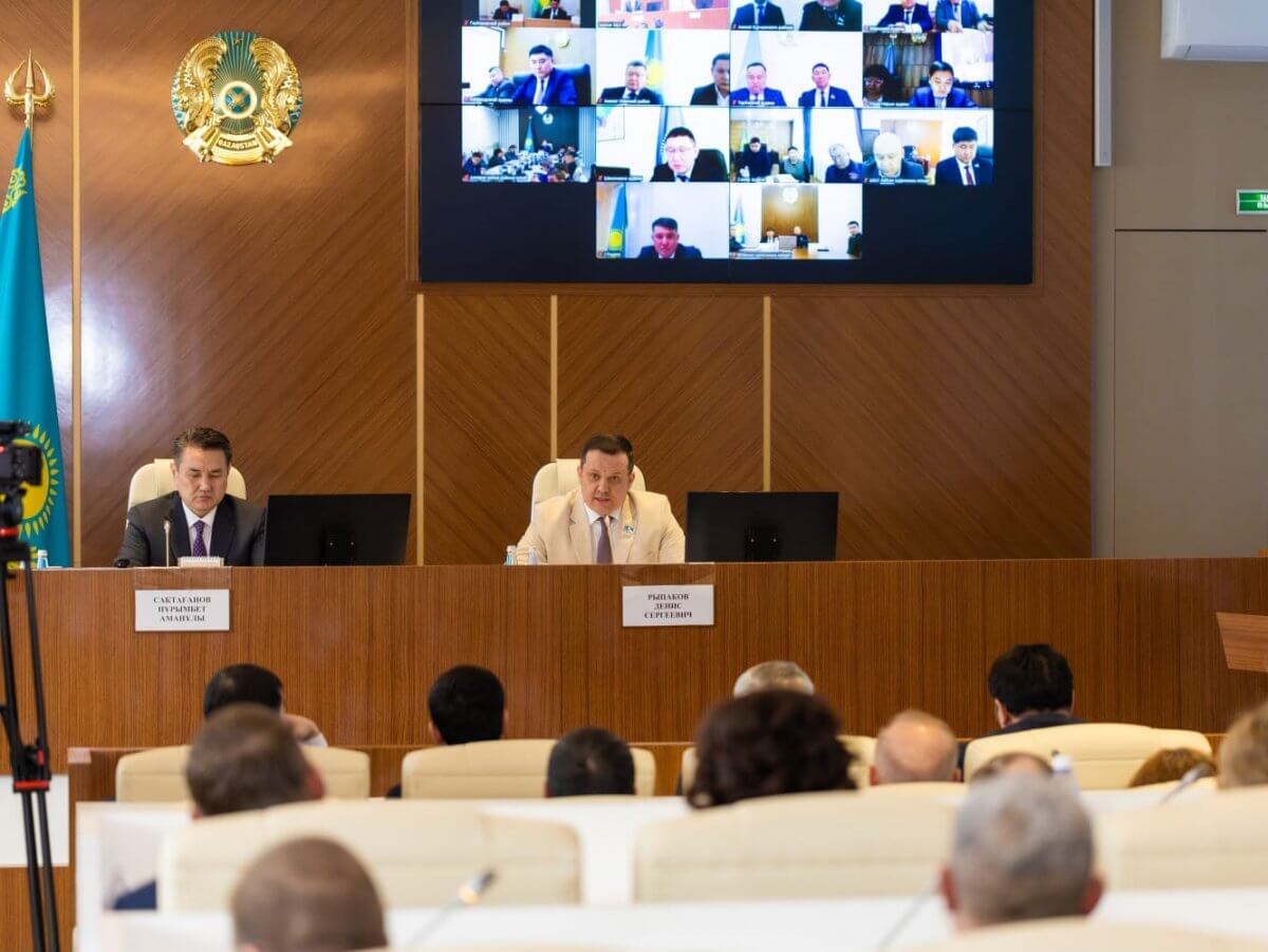 От Восточно-Казахстанской области в состав Конституционной комиссии вошли два человека