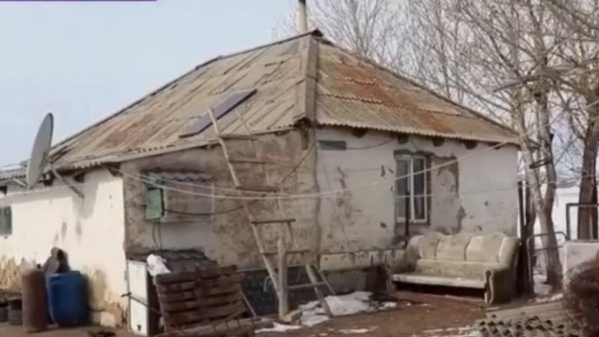 «Уголь был сырым»: родственник рассказал подробности гибели целой семьи на зимовке