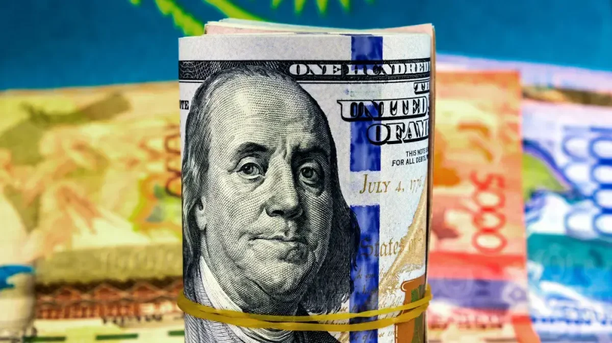 Что происходит с долларом в Казахстане