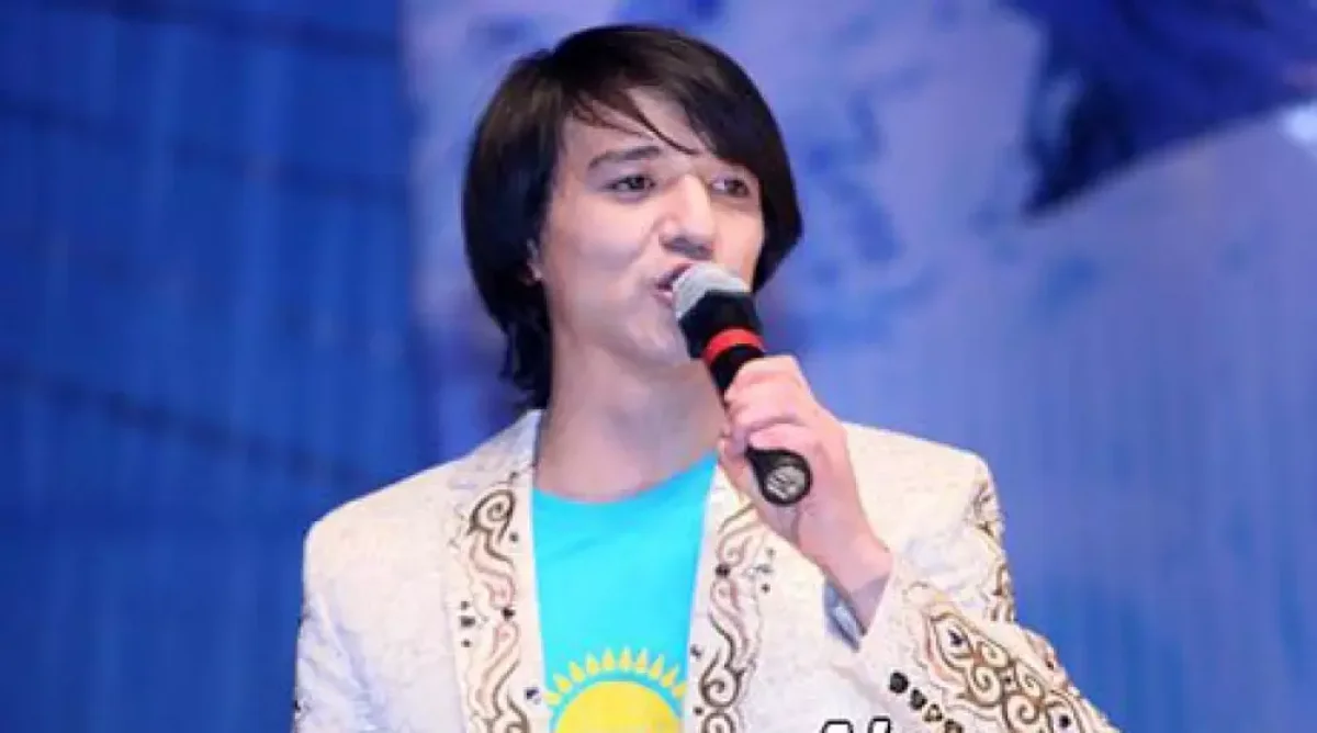 Певца Ерболата Кудайбергена госпитализировали в наркологическое учреждение на 15 суток