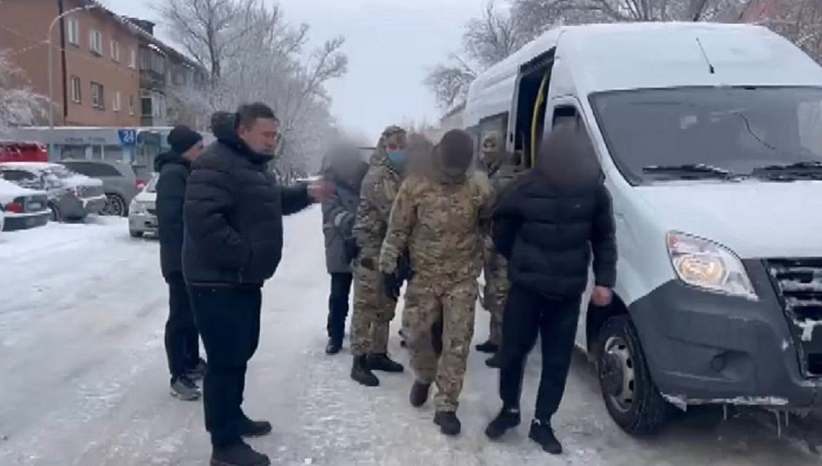 Спецназ привлекли для задержания подозреваемых в серийных кражах в Карагандинской области