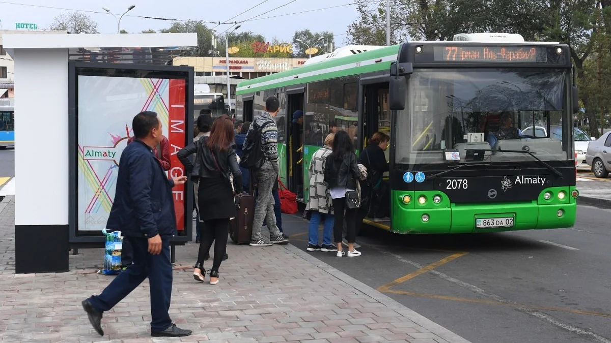 В Алматы пассажиров перевозили водители автобусов без прав и с алкогольной зависимостью