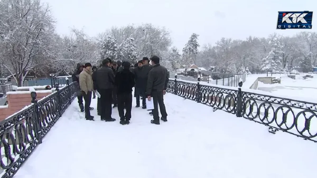 В Алматы строители реконструкции БАК и Сайрана с сентября не получают зарплату