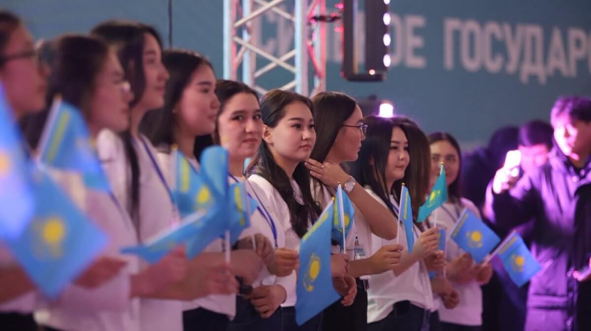 “Жастар таңдауы - жаңа Ата Заң”: на Востоке страны прошел масштабный live-концерт