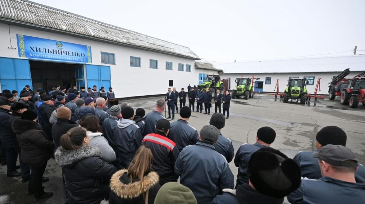 Маулен Ашимбаев обсудил новую Конституцию с аграриями Жетысу область