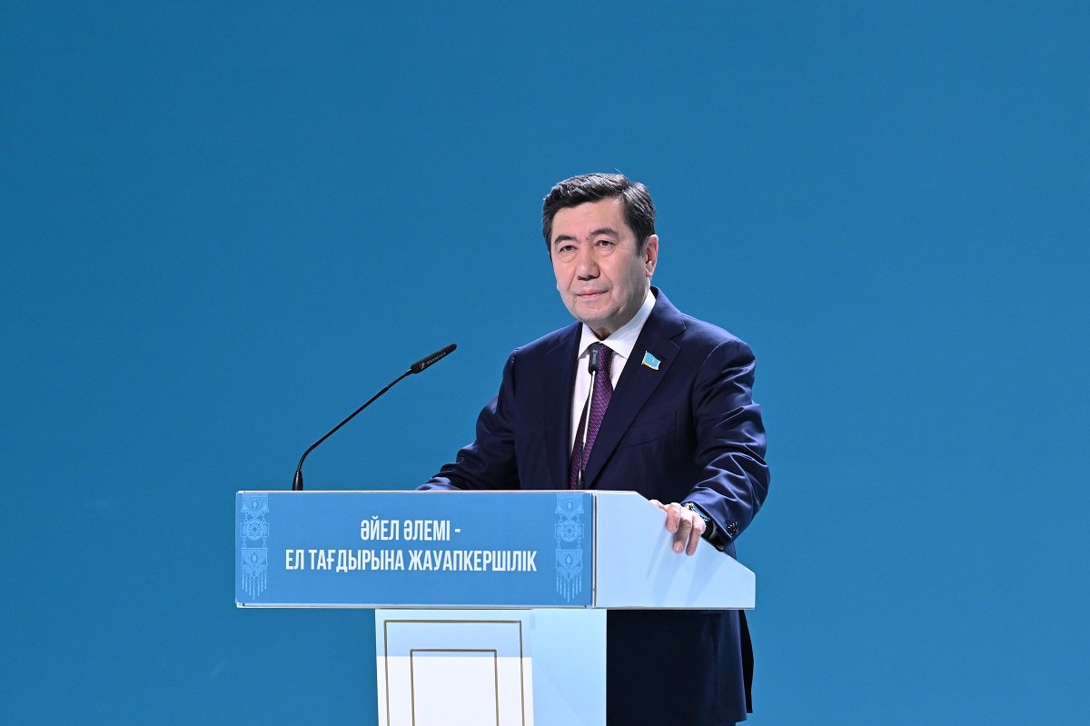 Женщины играют ключевую роль в реализации социальных партийных проектов – Ерлан Кошанов