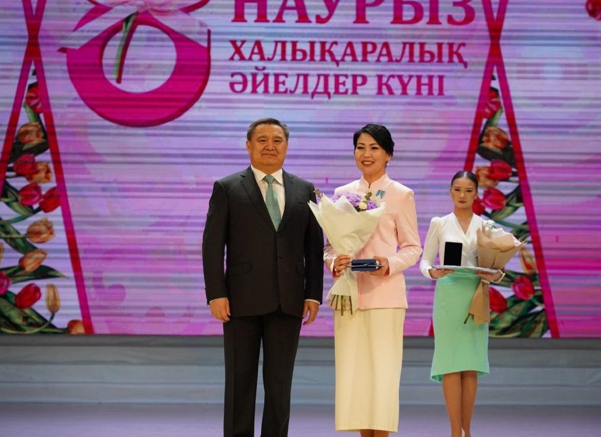 Признание заслуг и верность традициям: в Кокшетау отметили Международный женский день