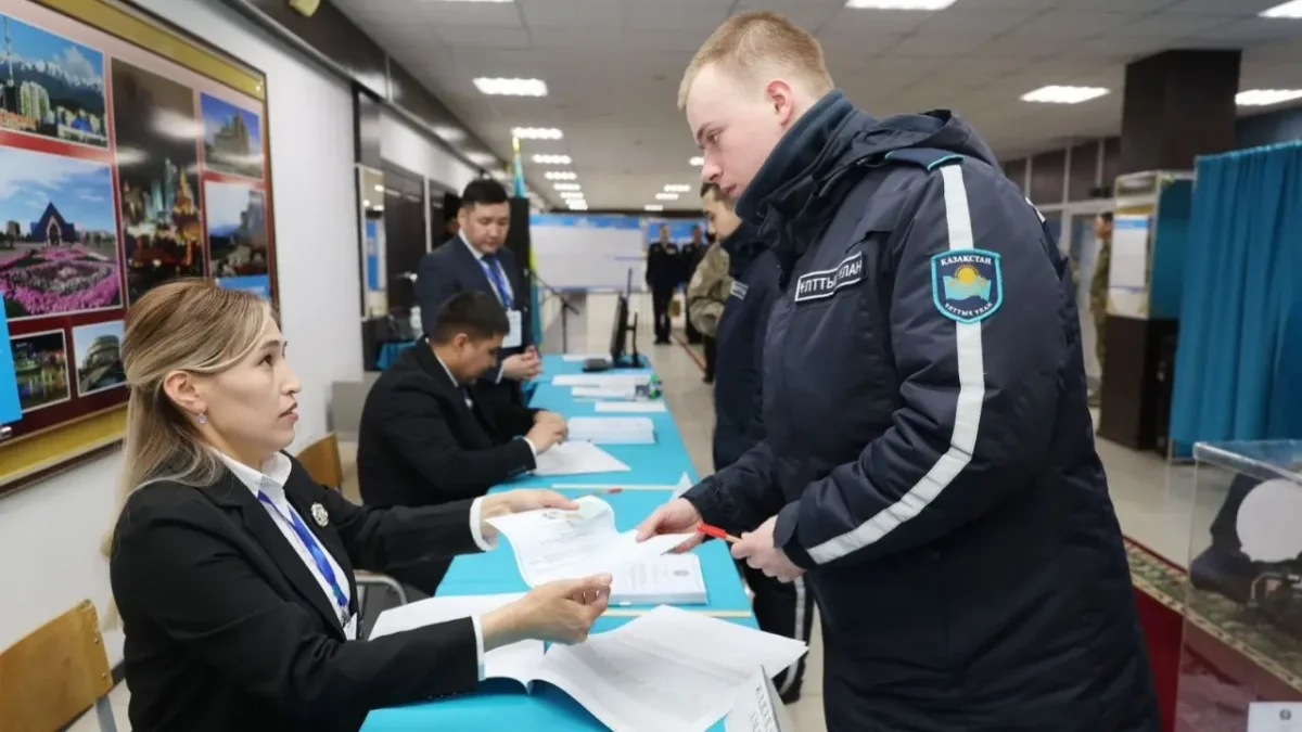 Более 7,9 млн граждан поддержали новую Конституцию на референдуме