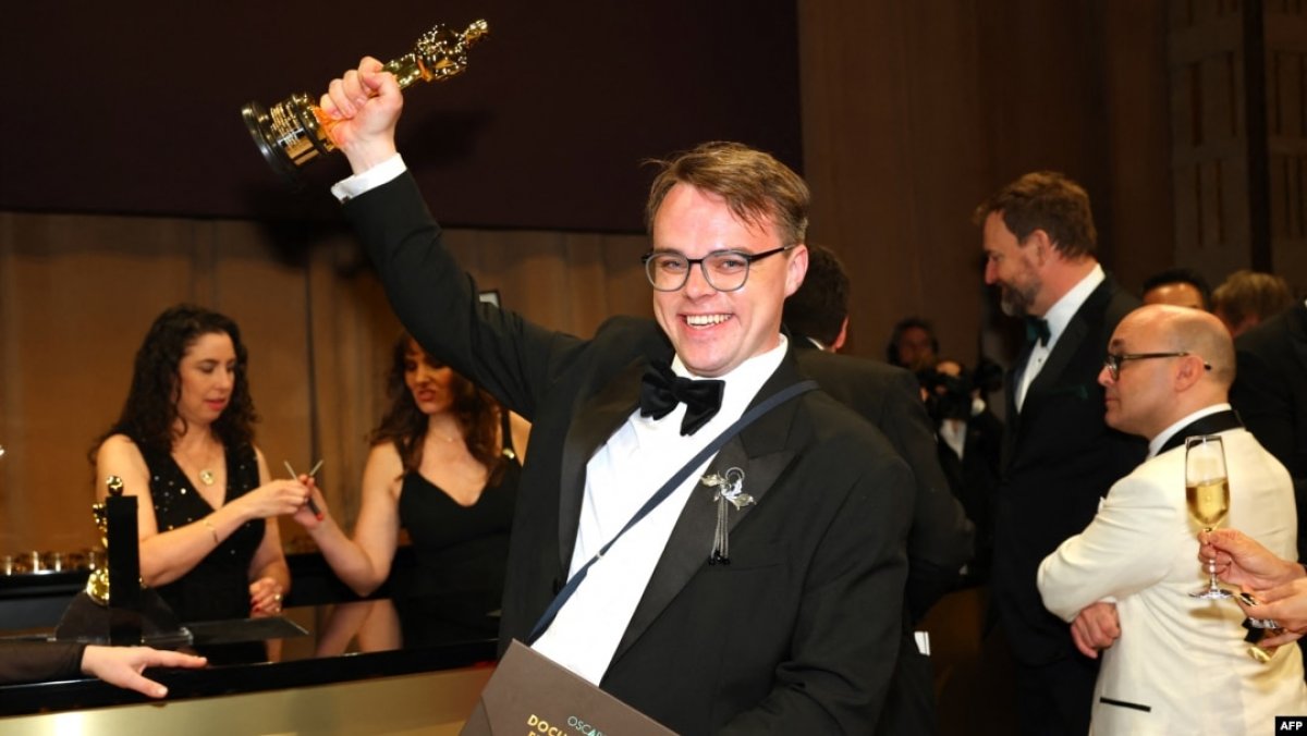 "Давайте остановим все войны. Сейчас":  Фильм «Господин Никто против Путина» педагога из Урала получил «Оскар»