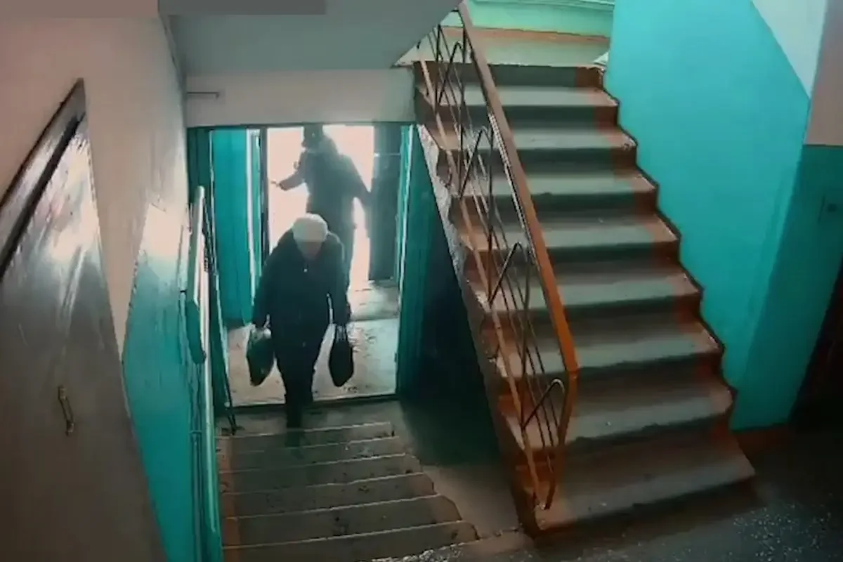 Грабитель напал на пенсионерку в Павлодаре