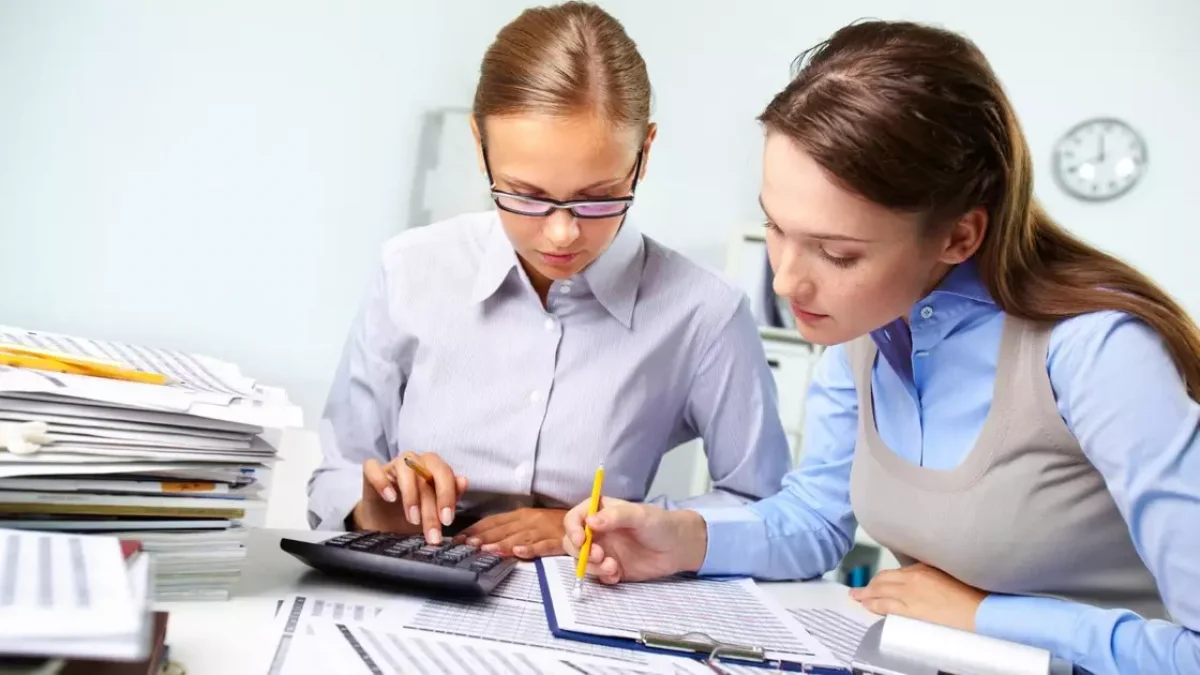 Некоторым казахстанцам могут доначислить налоги: чьи зарплаты попали под мониторинг