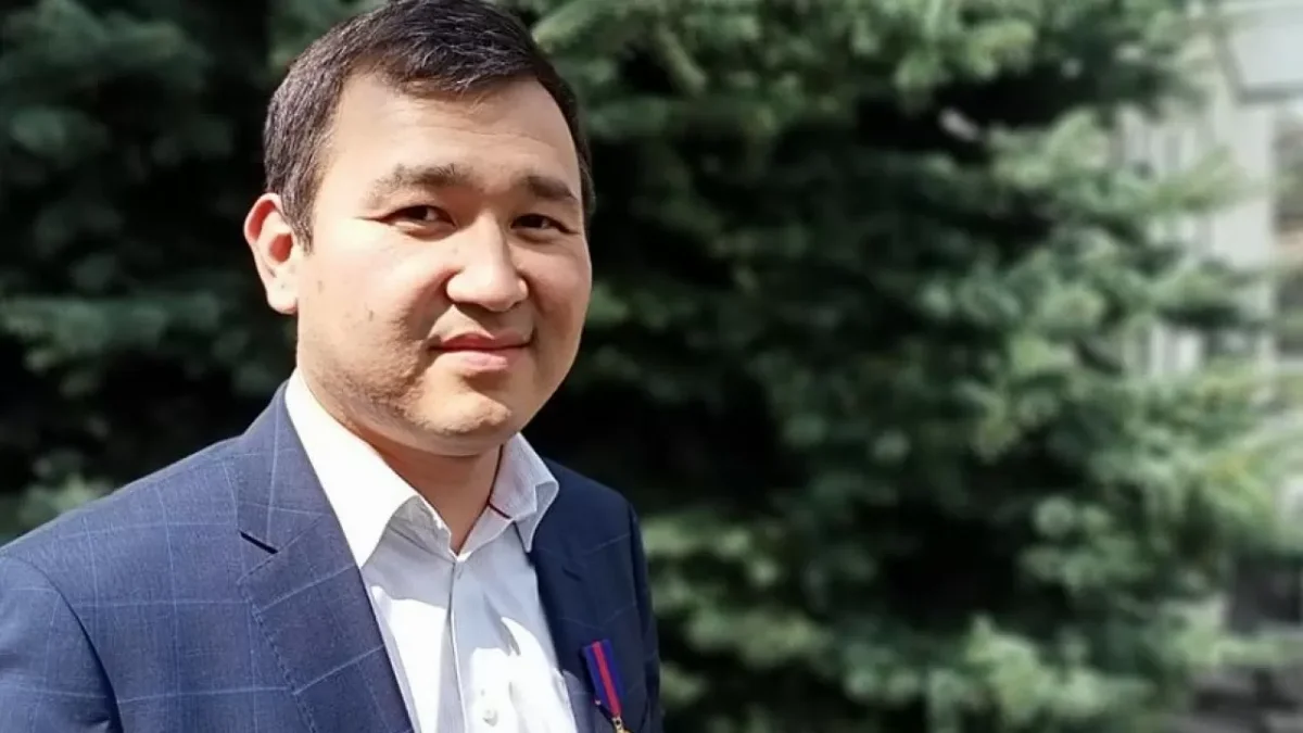 «Проломили голову»: адвокат заявила о групповом нападении на Асета Матаева в Алматы