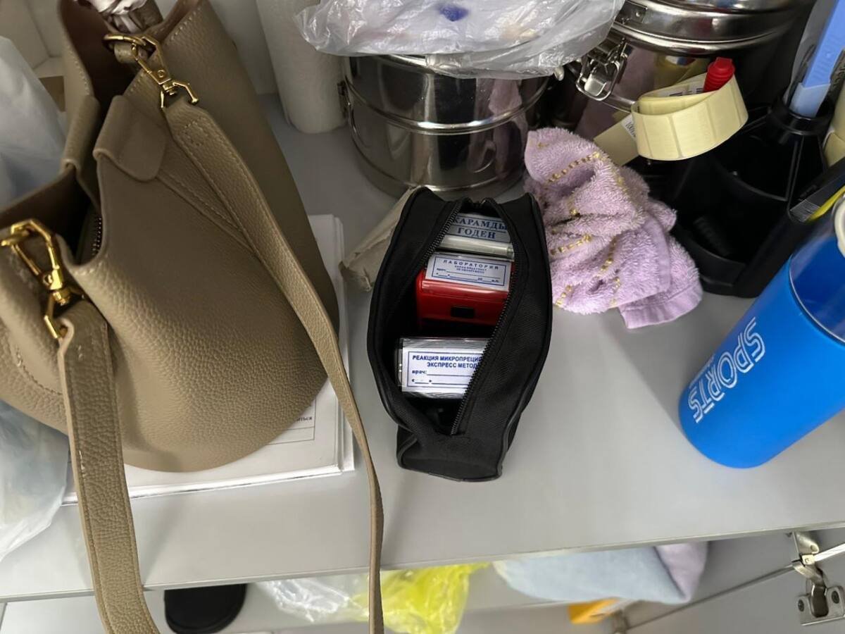 Выдавала фиктивные справки: задержана медсестра одной из клиник Актобе