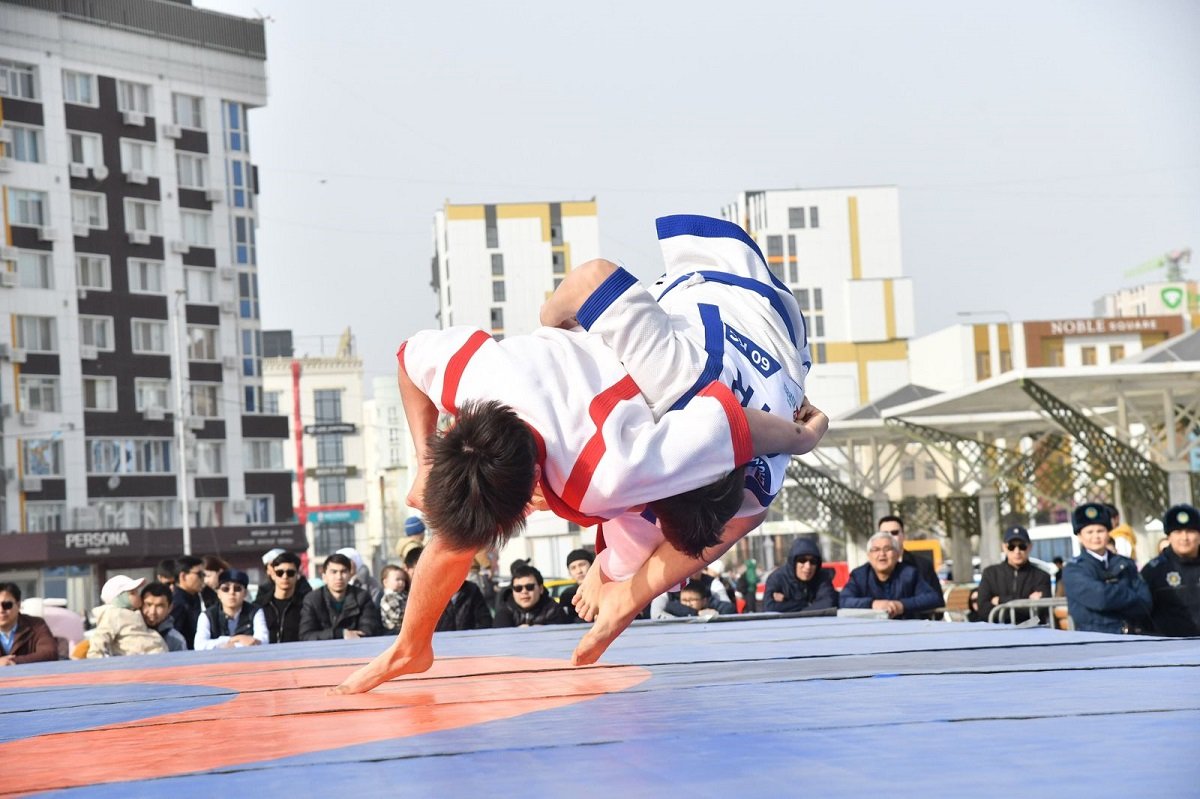 Около 500 атырауских спортсменов приняли участие в соревнованиях в рамках Дня национальных видов спорта