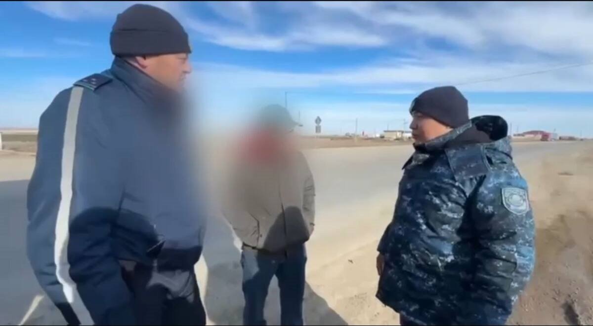 Лишенный прав водитель перевозил людей в Актюбинской области