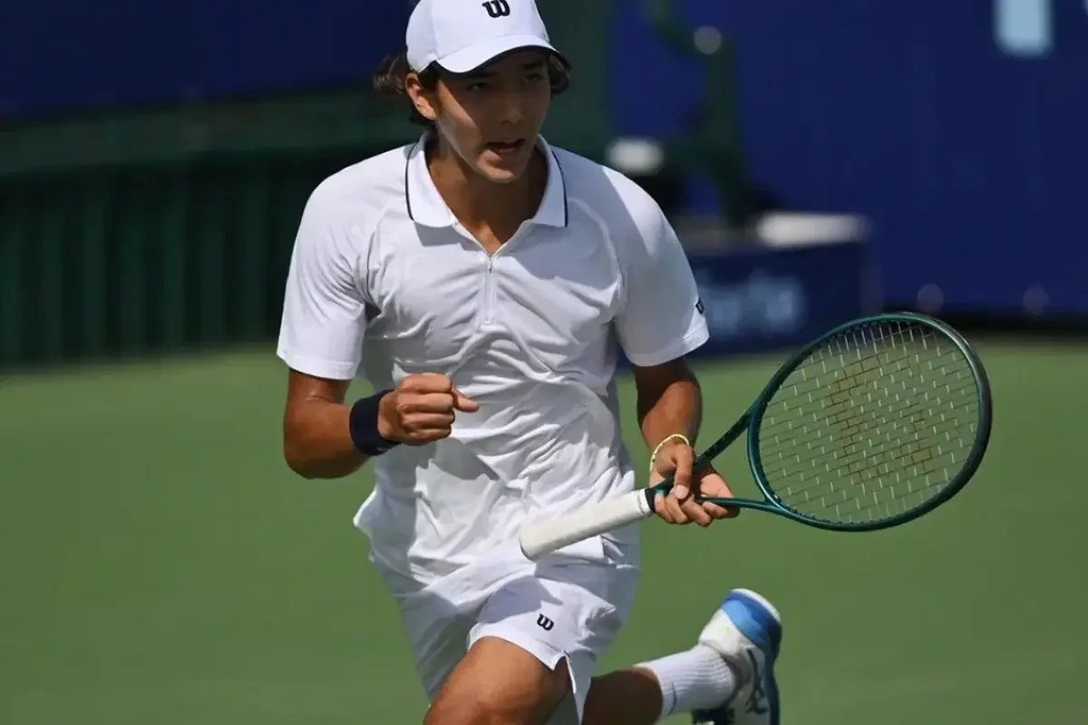 Казахстанский теннисист Амир Омарханов пробился в финал турнира ITF в Тунисе