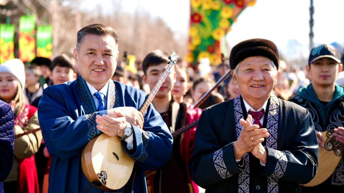 «Акбулак», который услышал мир: более 5 тысяч домбристов установили рекорд в Усть-Каменогорске