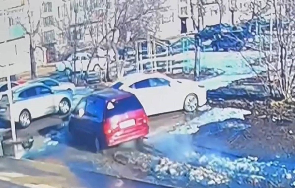 Пьяная женщина без водительских прав совершила массовое ДТП В области Абай