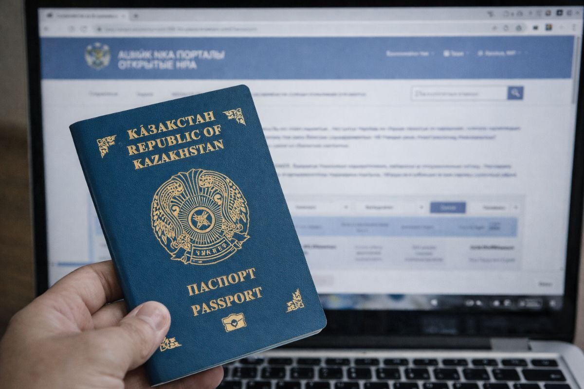 Срок изготовления паспортов могут сократить для казахстанцев за границей