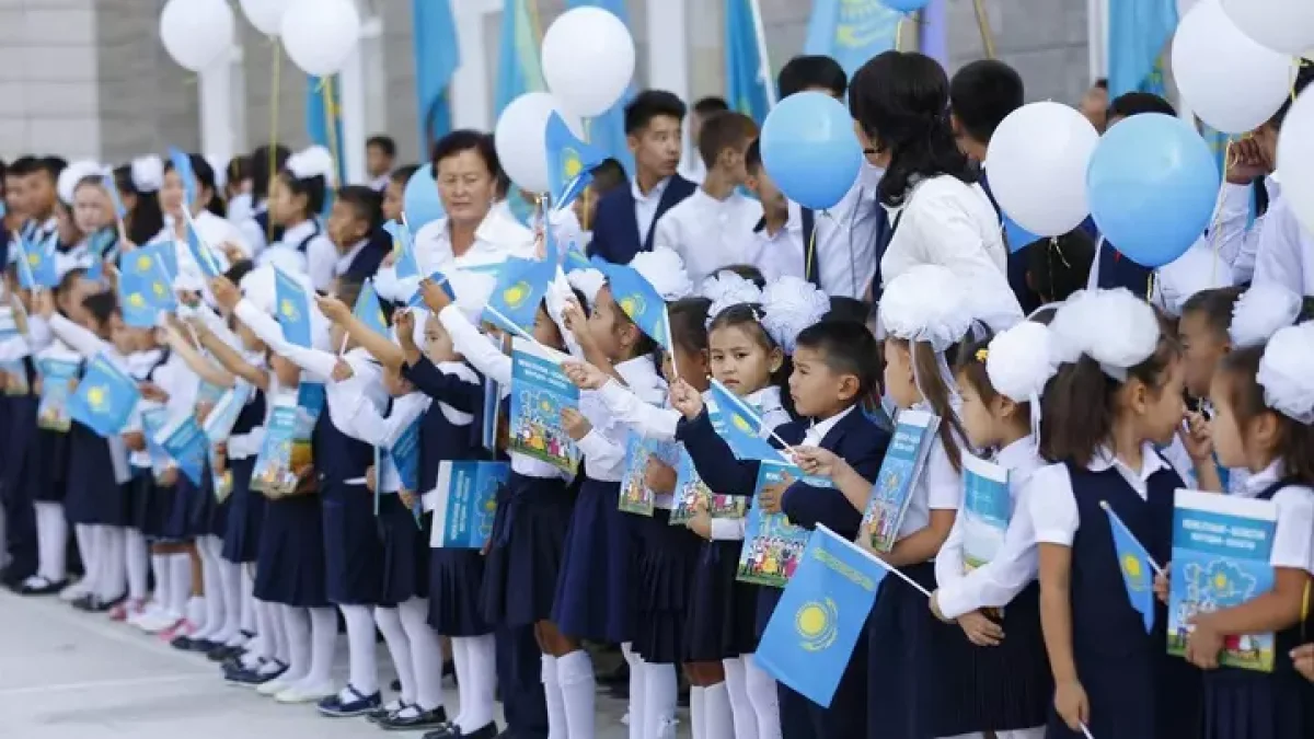 Сроки приема документов в первый класс изменили в Казахстан