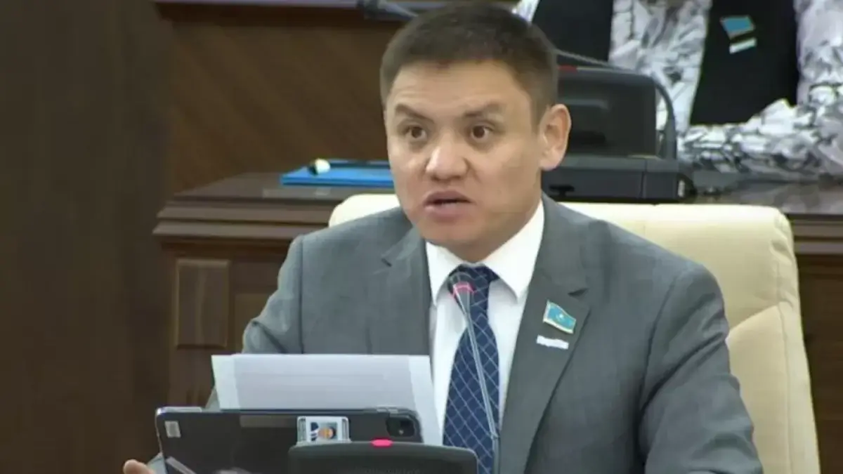 «Честным быть дорого»: депутаты требуют снизить налоги на зарплаты до 25%