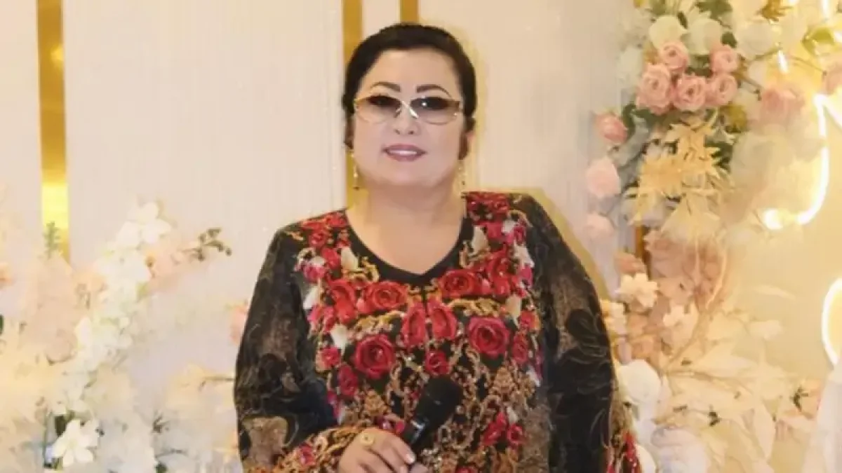 Макпал Жунисова растрогала поклонников щедрым подарком для 90-летней именинницы