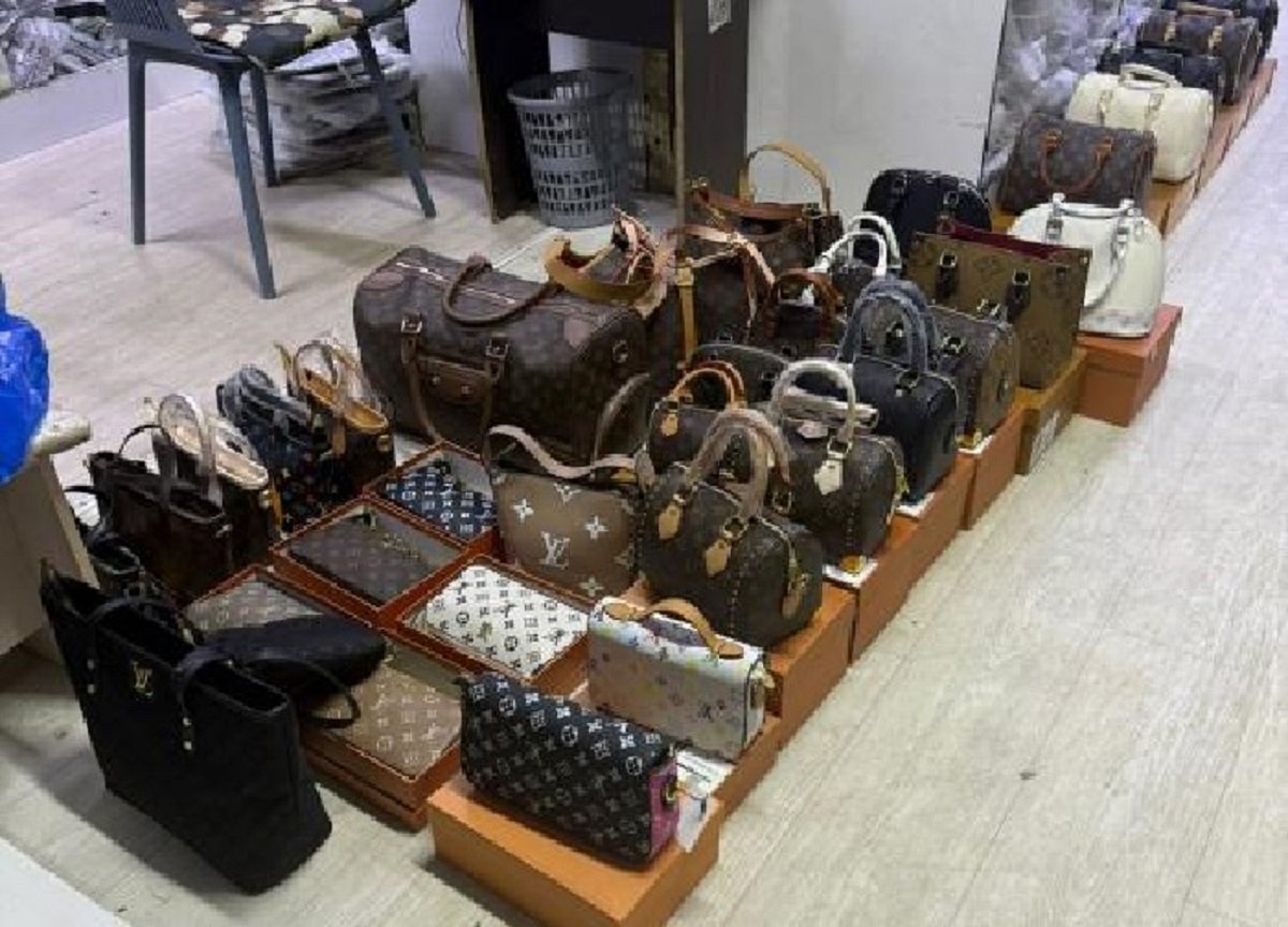 В Алматы изъята контрафактная продукция брендов Louis Vuitton и Nesquik