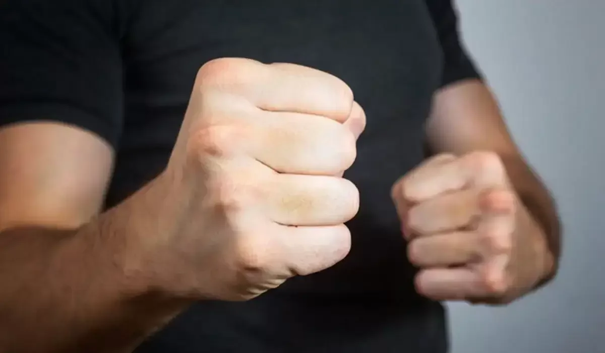 В Кокшетау 19-летняя девушка обвинила хоккеиста «Арлана» в избиении