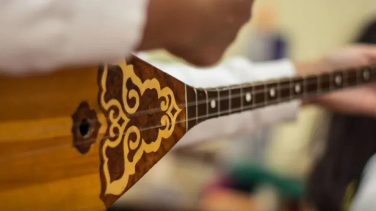 «Домбра и Наурыз – не харам»: Канат Искаков о борьбе с псевдоимамами и «цокающими» в соцсетях