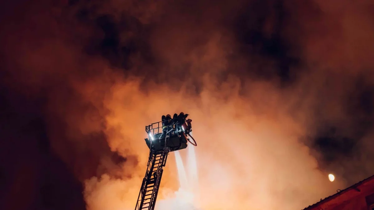 При пожаре в Астане погибли трое детей, женщина в тяжёлом состоянии