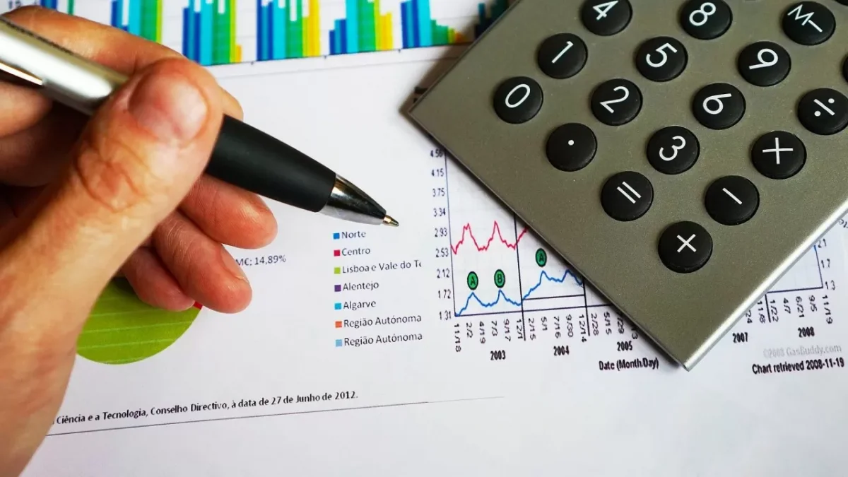 Казахстанцам спишут долги без проверок – кому повезёт?