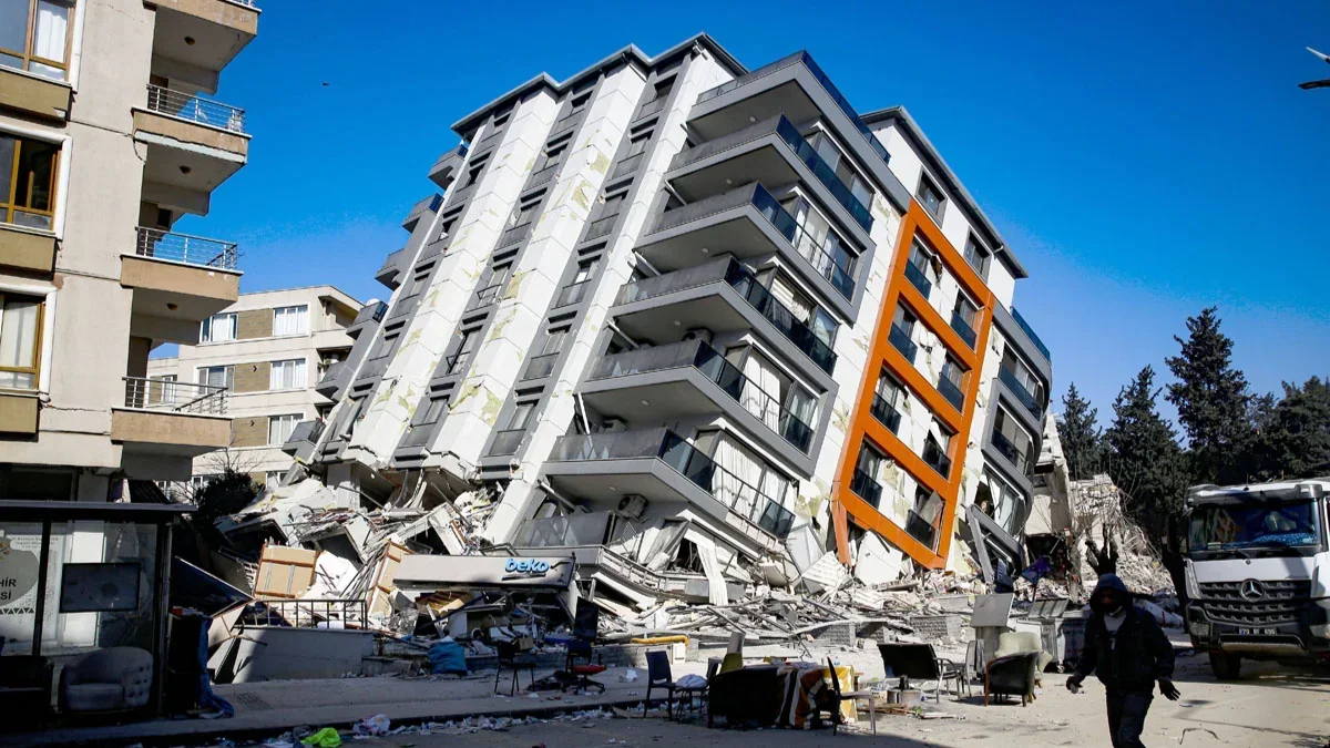 Где спасаться алматинцам?: депутаты заявили, что места сбора при землетрясении втайне застраивают ЖК