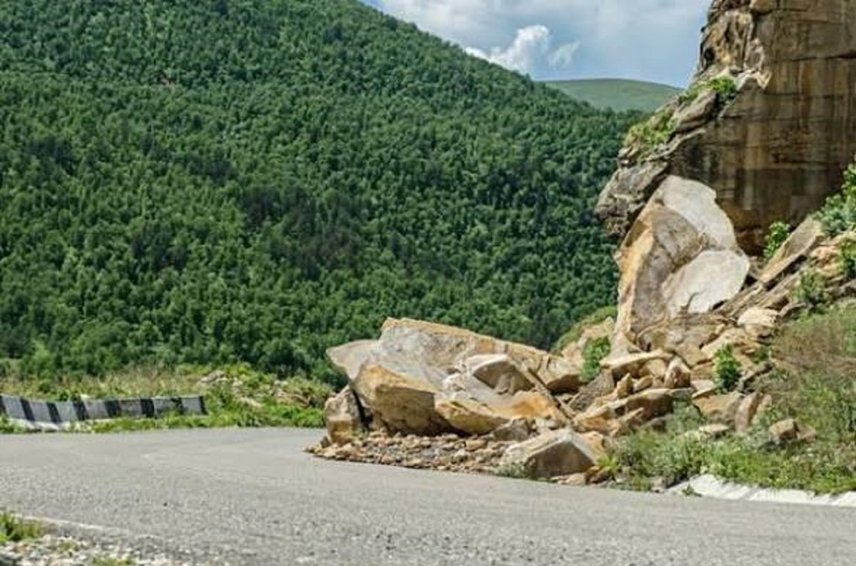 ДЧС Алматы предупреждает: ожидается камнепад в горных районах Алматы