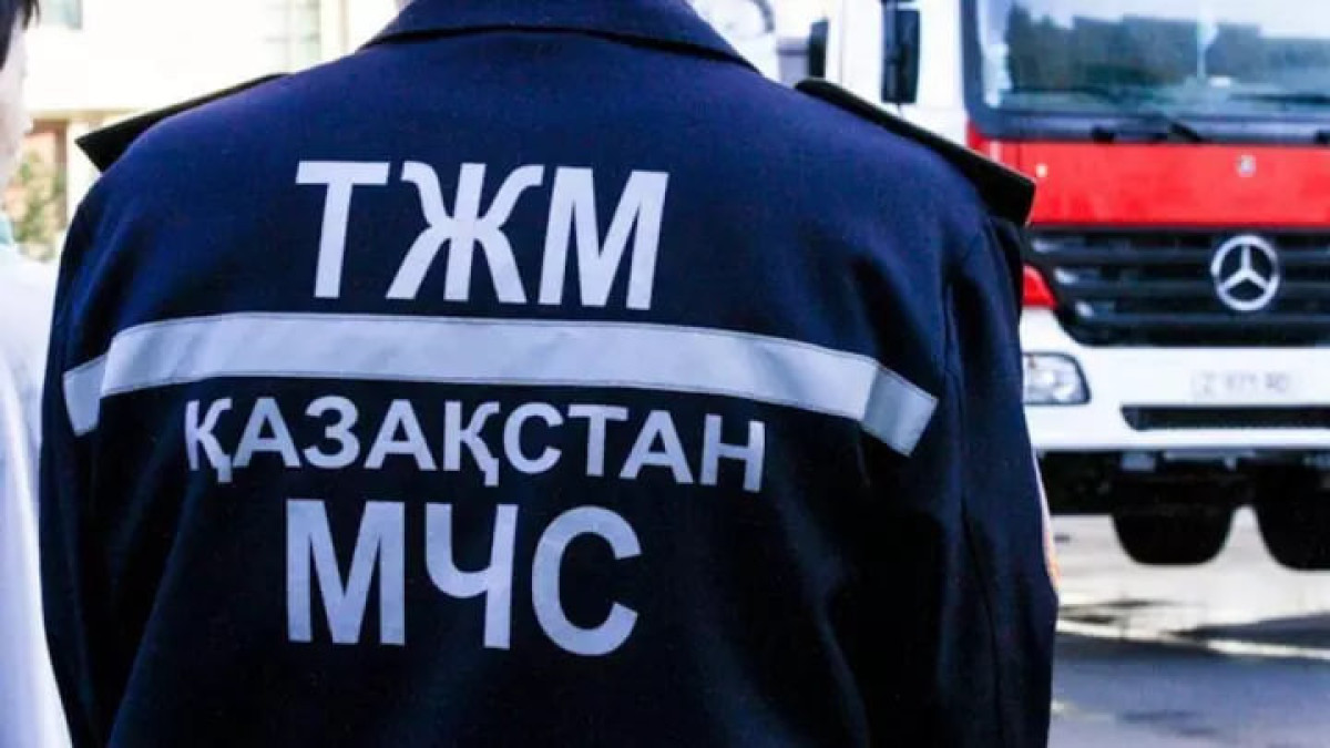 МЧС: пожарные не обязаны таранить автомобили, мешающие проезду