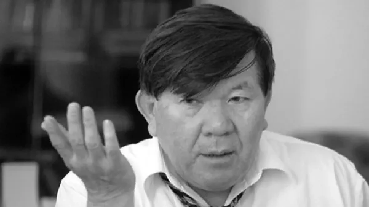 Садыр Жапаров выразил соболезнования Токаеву в связи с кончиной Мухтара Шаханова