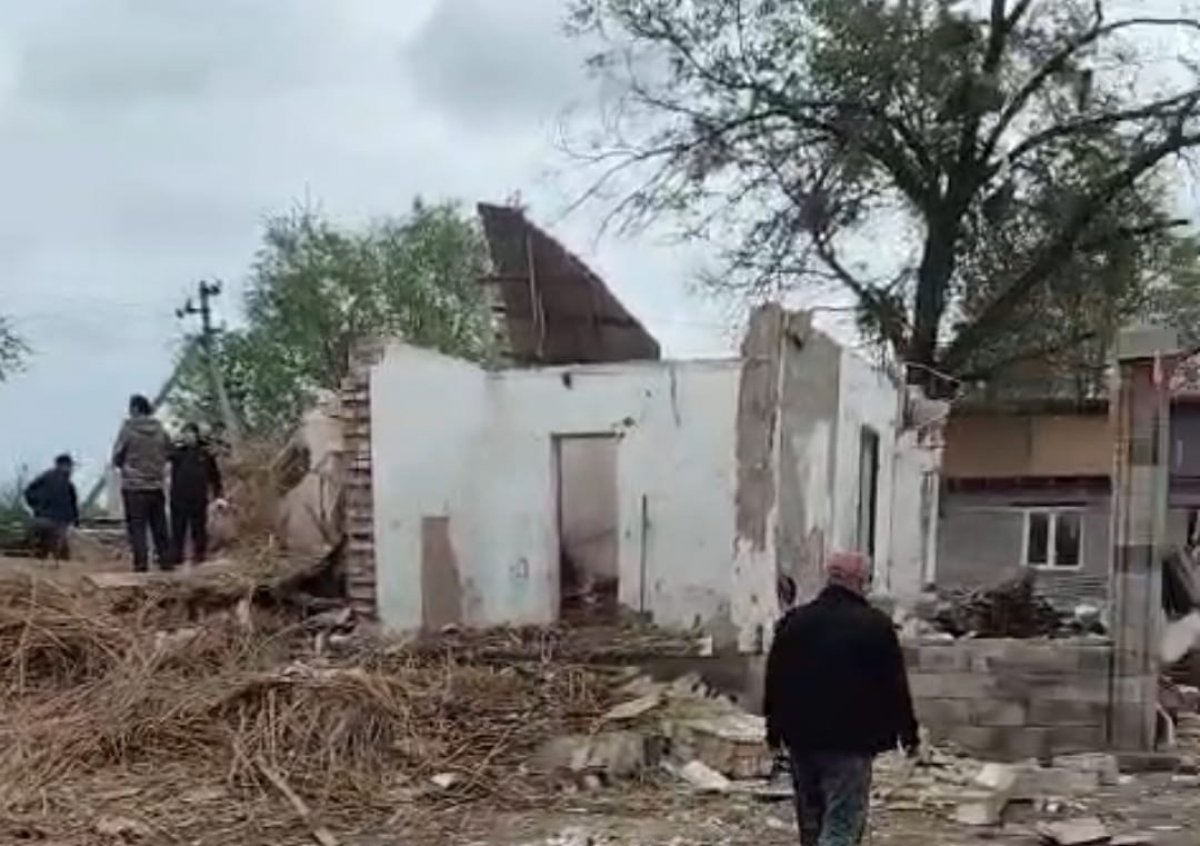 Взрыв газа в частном доме в Алматинской области попал на видео