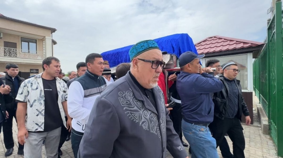 Выдающийся казахский поэт Мухтар Шаханов похоронен