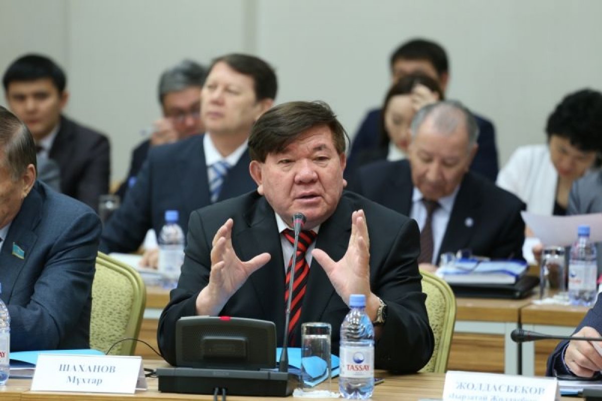 Алматинцы предлагают переименовать улицу Розыбакиева в честь Мухтара Шаханова