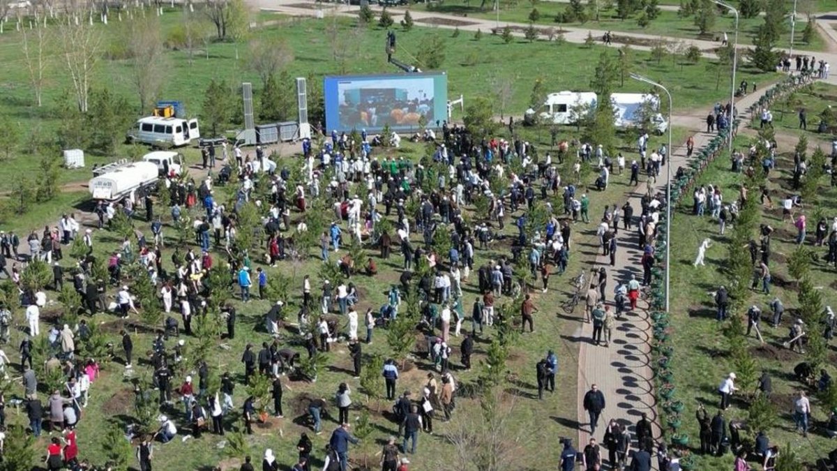 «Таза Қазақстан»: в этнопарке Караганды высадили 1500 деревьев