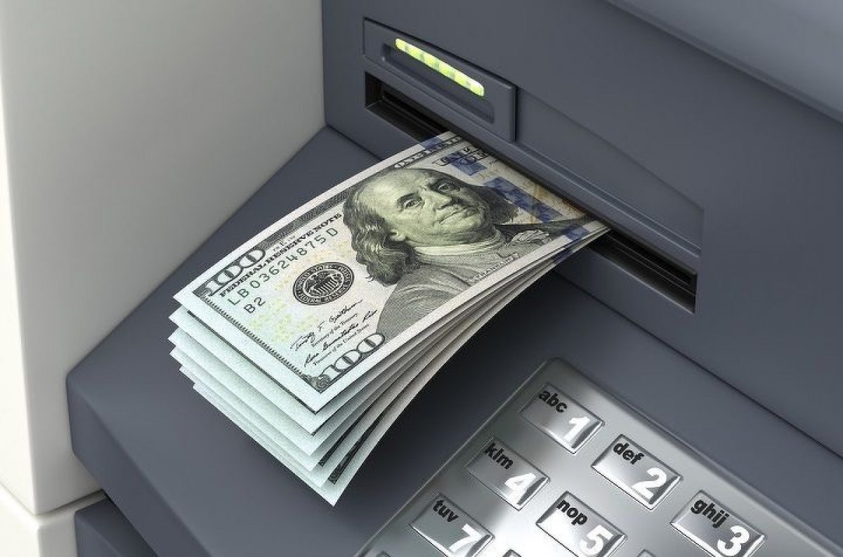 Доллар снова подорожал? Сколько стоит валюта в обменниках 26 апреля